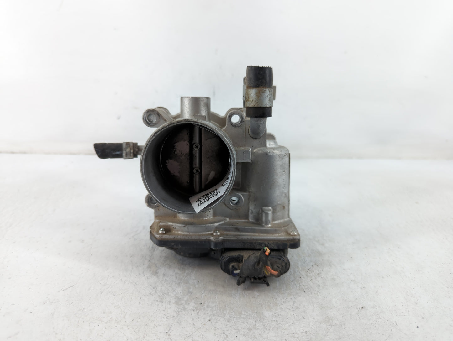 2012-2017 Hyundai Veloster Throttle Body P/N:35100-2B300 Fits Fits 2012 2013 2014 2015 2016 2017 2018 2019 OEM Used Auto Par