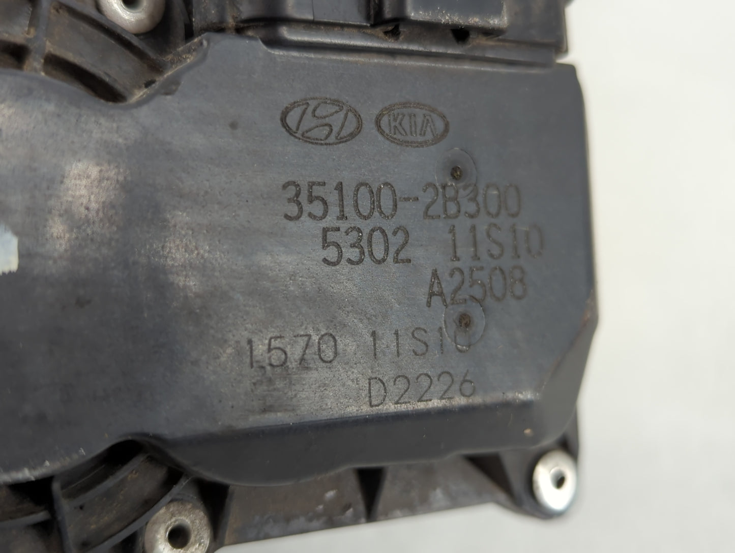 2012-2017 Hyundai Veloster Throttle Body P/N:35100-2B300 Fits Fits 2012 2013 2014 2015 2016 2017 2018 2019 OEM Used Auto Par