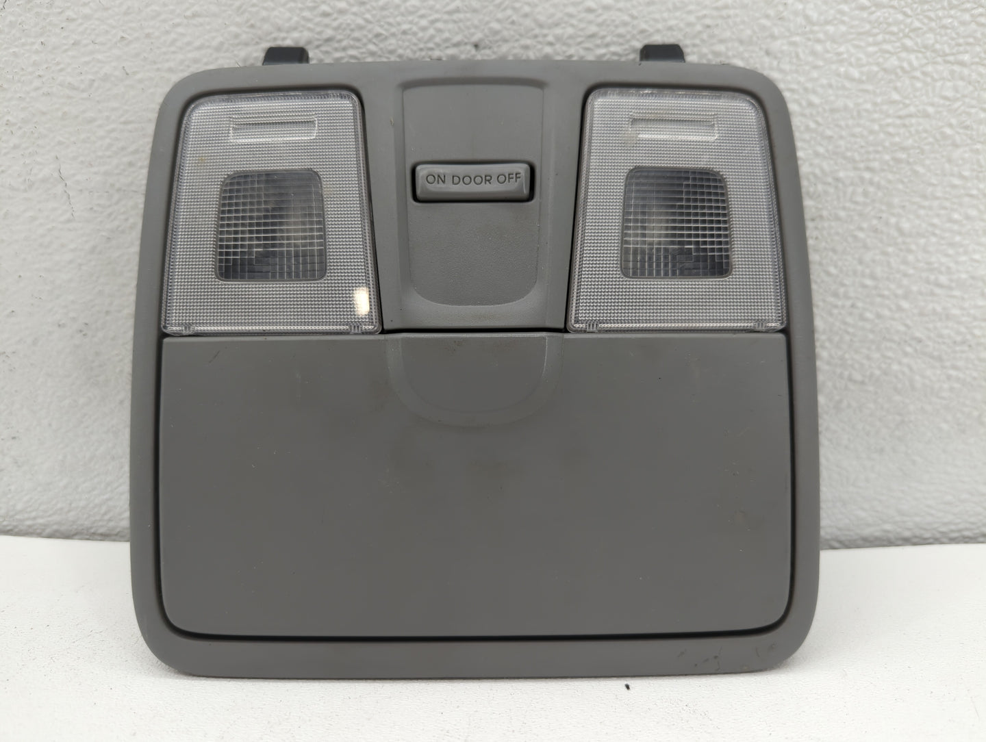 2016 Hyundai Veloster Overhead Roof Console - Oemusedautoparts1.com
