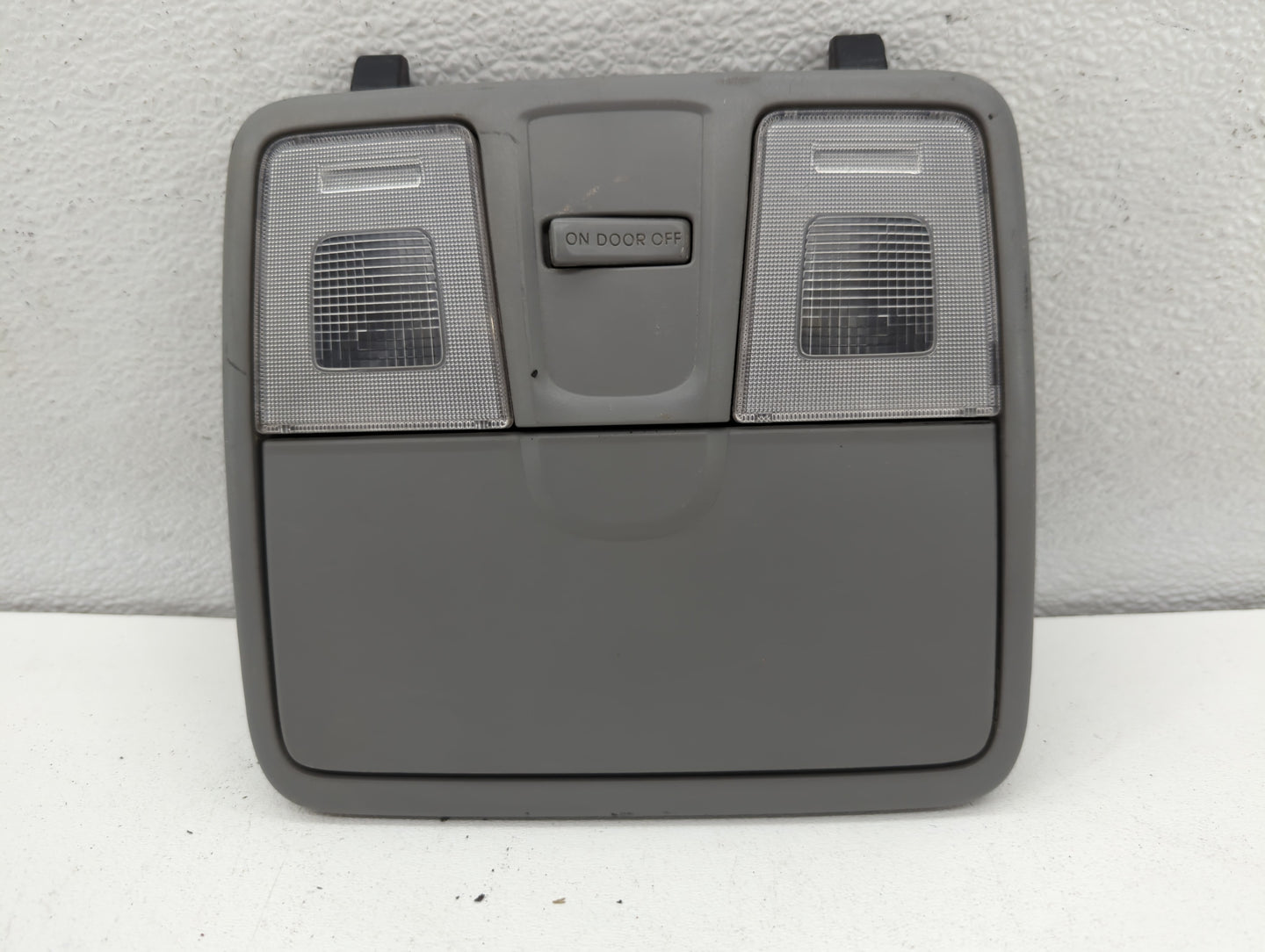 2016 Hyundai Veloster Overhead Roof Console - Oemusedautoparts1.com