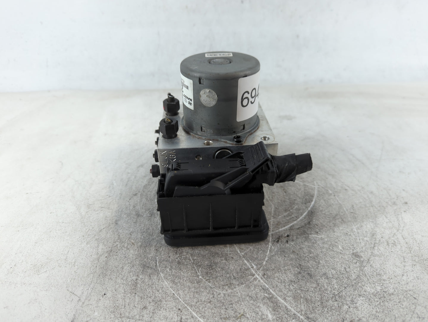 2015-2017 Hyundai Veloster ABS Pump Control Module Replacement P/N:58920-2V480 Fits Fits 2015 2016 2017 OEM Used Auto Parts 
