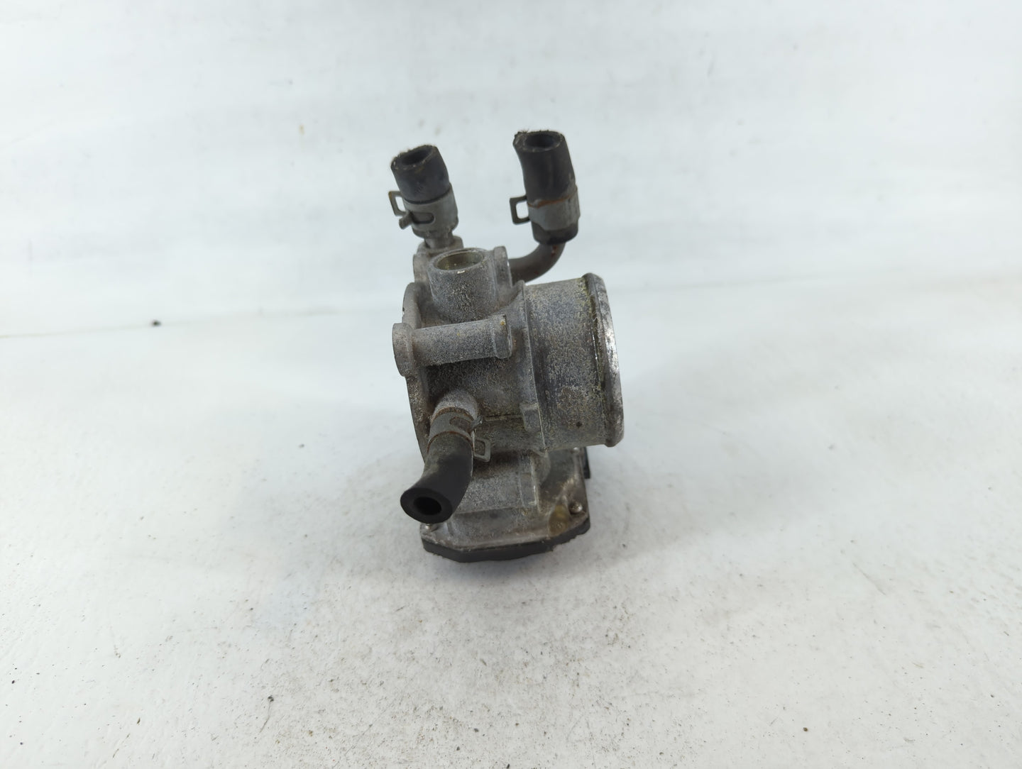 2015-2020 Hyundai Veloster Throttle Body P/N:35100-28340 Fits Fits 2015 2016 2017 2018 2019 2020 2021 2022 OEM Used Auto Par