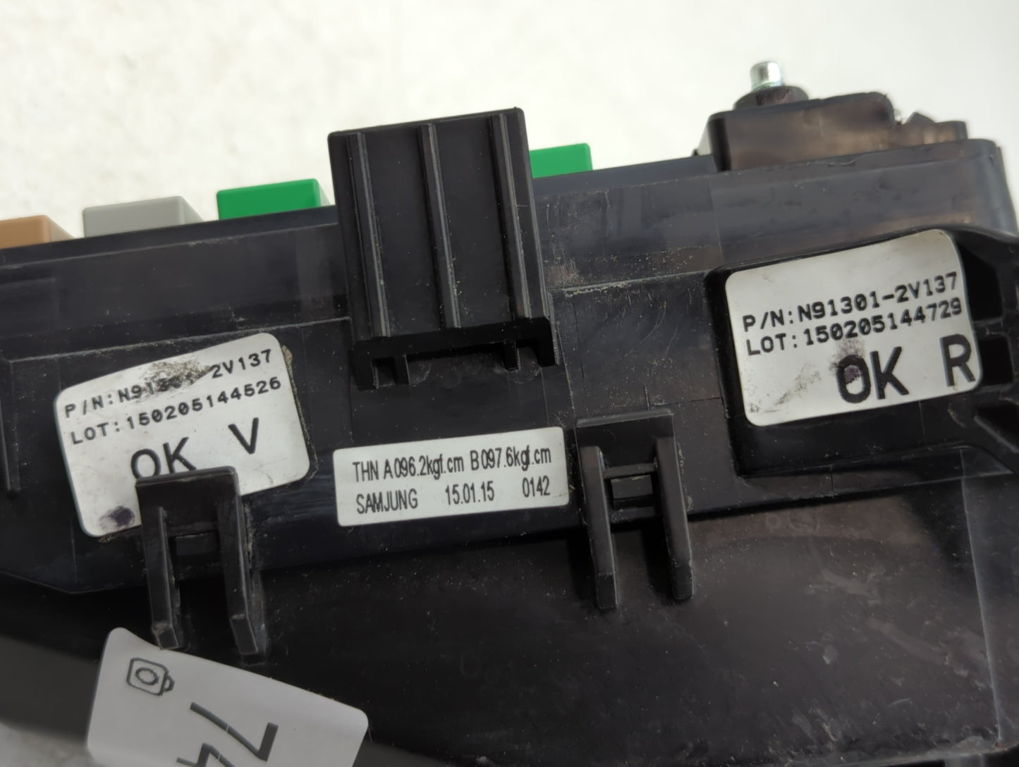 2015-2017 Hyundai Veloster Fusebox Fuse Box Panel Relay Module P/N:N91301-2V137 Fits Fits 2015 2016 2017 OEM Used Auto Parts