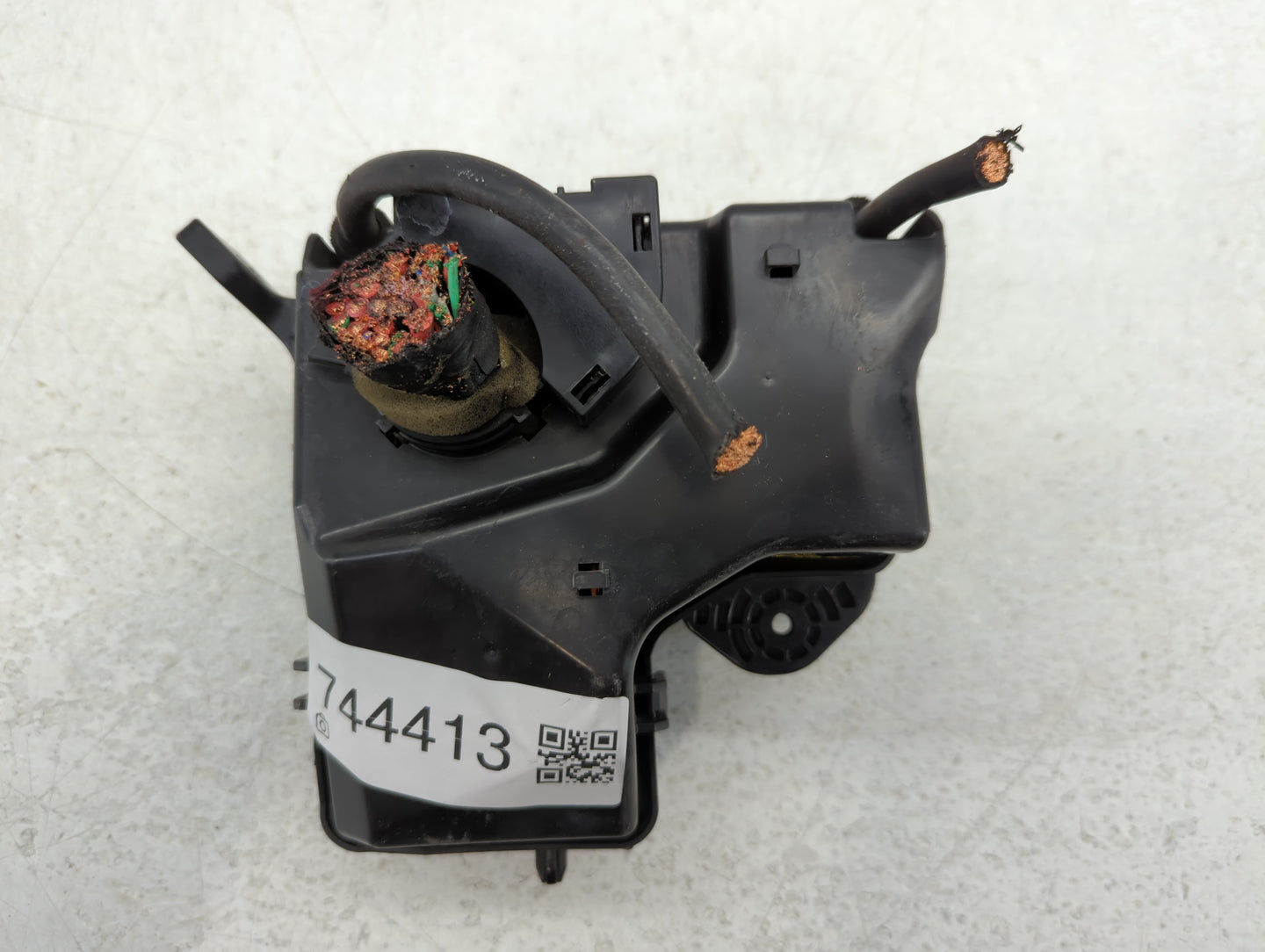 2015-2017 Hyundai Veloster Fusebox Fuse Box Panel Relay Module P/N:N91301-2V137 Fits Fits 2015 2016 2017 OEM Used Auto Parts