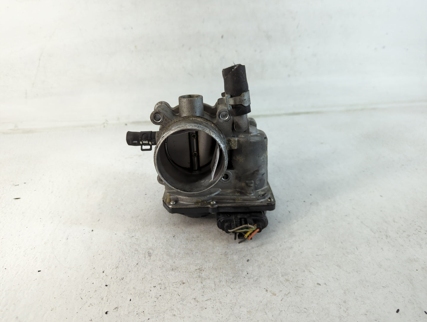 2015-2020 Hyundai Veloster Throttle Body P/N:35100-2B340 Fits Fits 2015 2016 2017 2018 2019 2020 2021 2022 OEM Used Auto Par