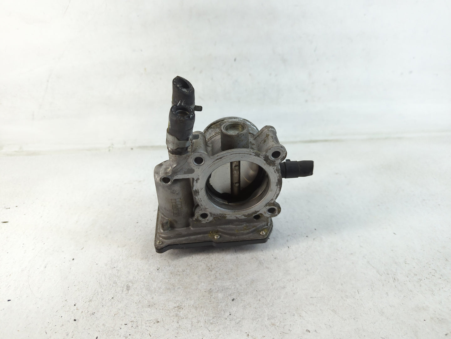 2015-2020 Hyundai Veloster Throttle Body P/N:35100-2B340 Fits Fits 2015 2016 2017 2018 2019 2020 2021 2022 OEM Used Auto Par