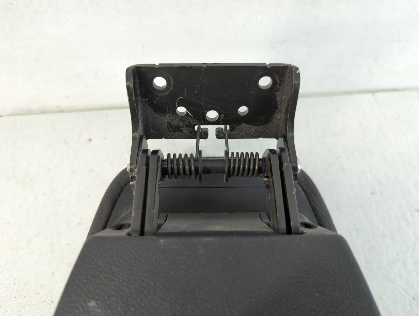2016 Hyundai Veloster Center Console Armrest Cover Lid Fits OEM Used Auto Parts - Oemusedautoparts1.com