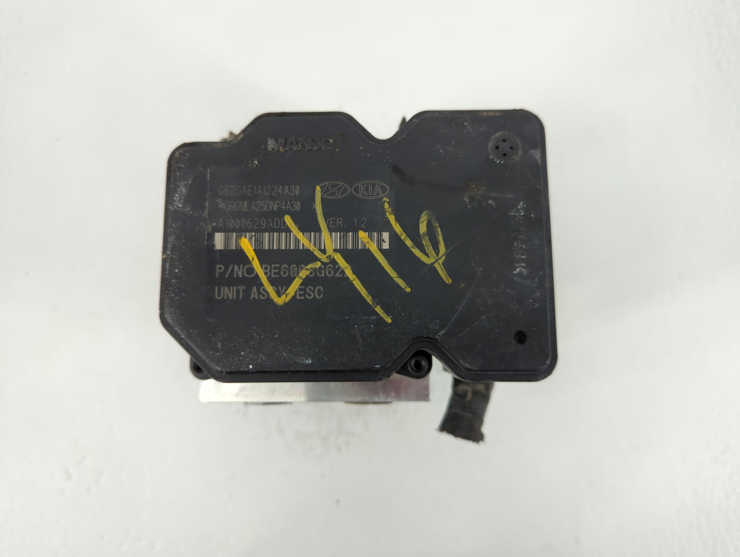 2015-2017 Hyundai Veloster ABS Pump Control Module Replacement P/N:58920-2V480 Fits Fits 2015 2016 2017 OEM Used Auto Parts 