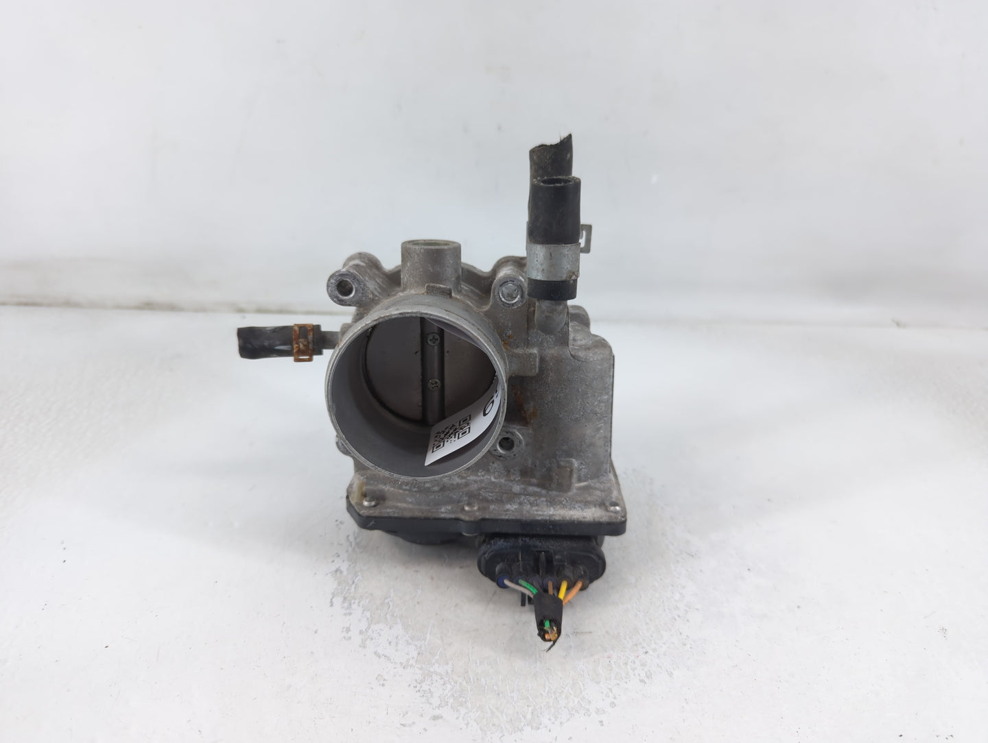 2012-2017 Hyundai Veloster Throttle Body P/N:35100-2B300 Fits Fits 2012 2013 2014 2015 2016 2017 2018 2019 OEM Used Auto Par