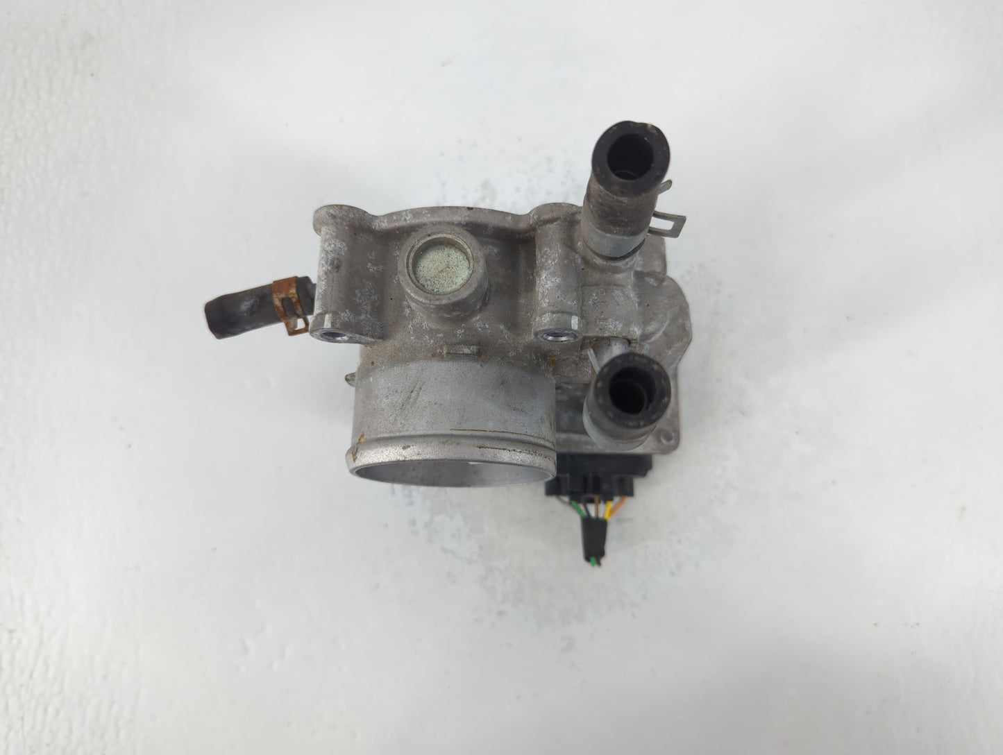 2012-2017 Hyundai Veloster Throttle Body P/N:35100-2B300 Fits Fits 2012 2013 2014 2015 2016 2017 2018 2019 OEM Used Auto Par