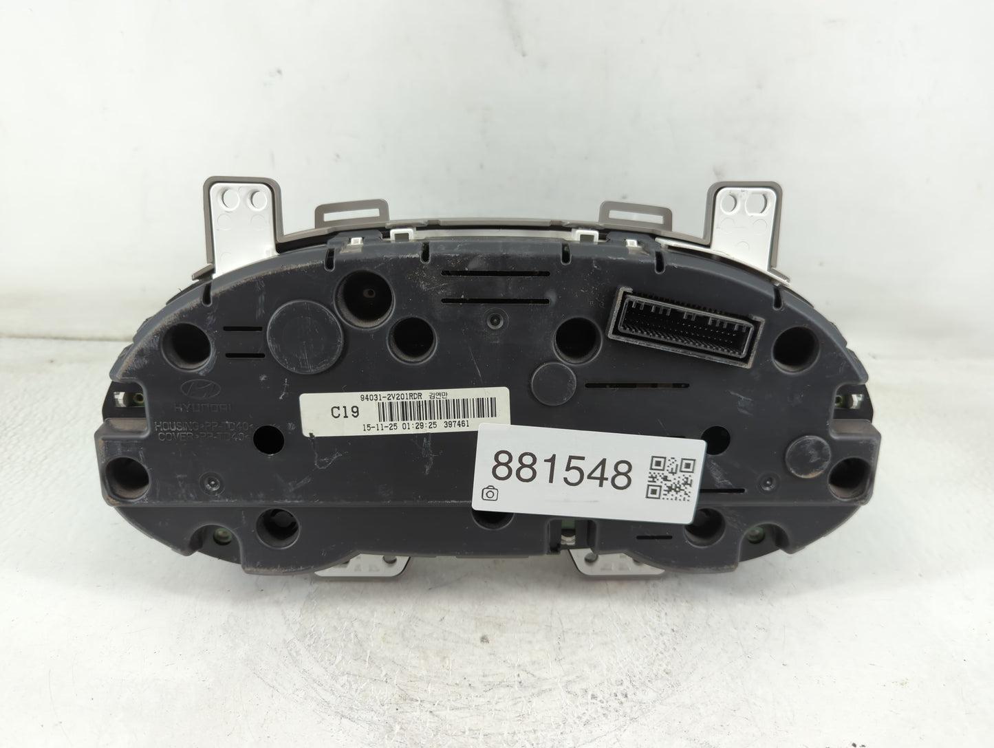 2016-2017 Hyundai Veloster Instrument Cluster Speedometer Gauges P/N:94031-2V201RDR Fits Fits 2016 2017 OEM Used Auto Parts 