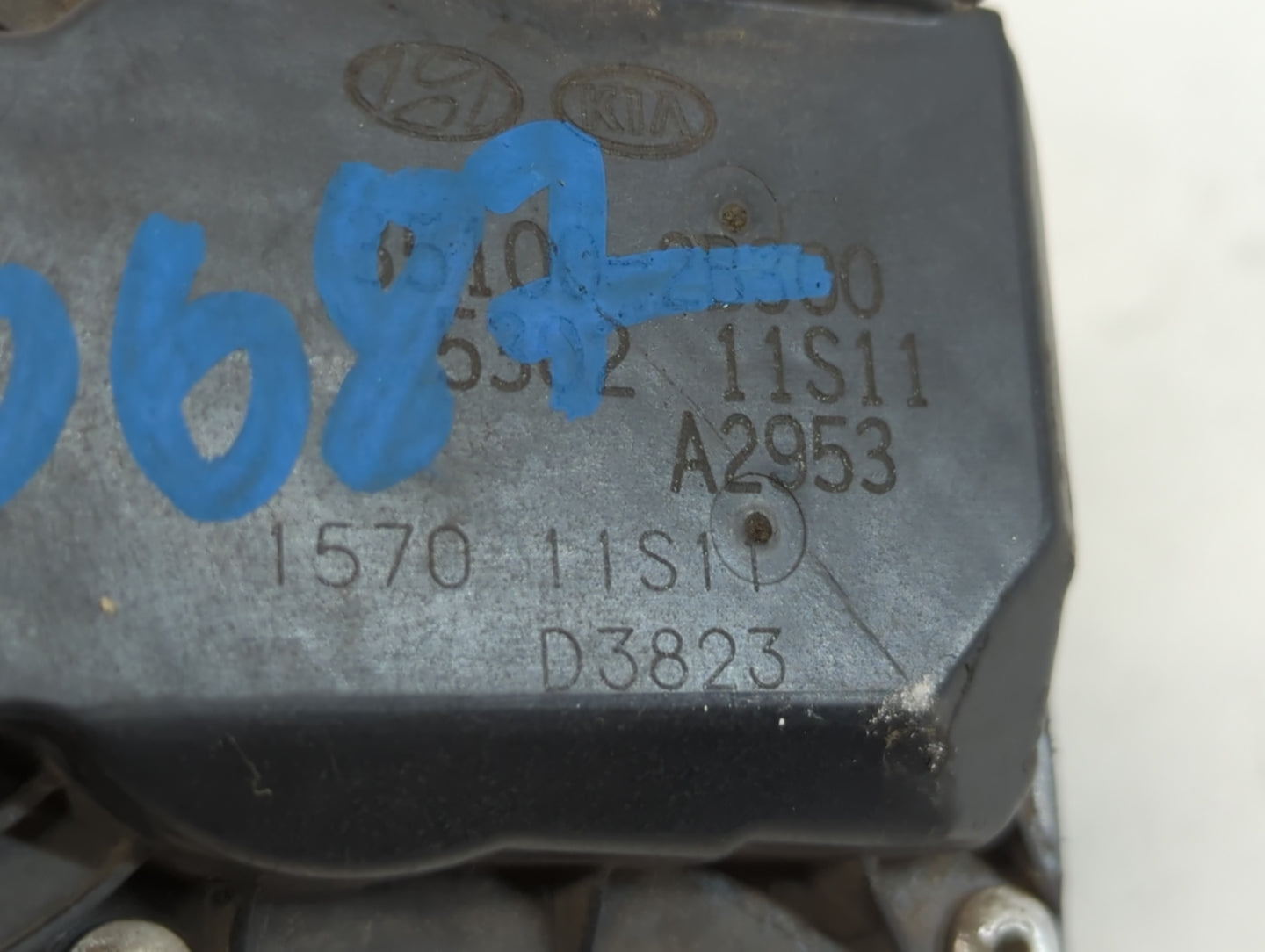 2012-2017 Hyundai Veloster Throttle Body P/N:35100-2B300 Fits Fits 2012 2013 2014 2015 2016 2017 2018 2019 OEM Used Auto Par