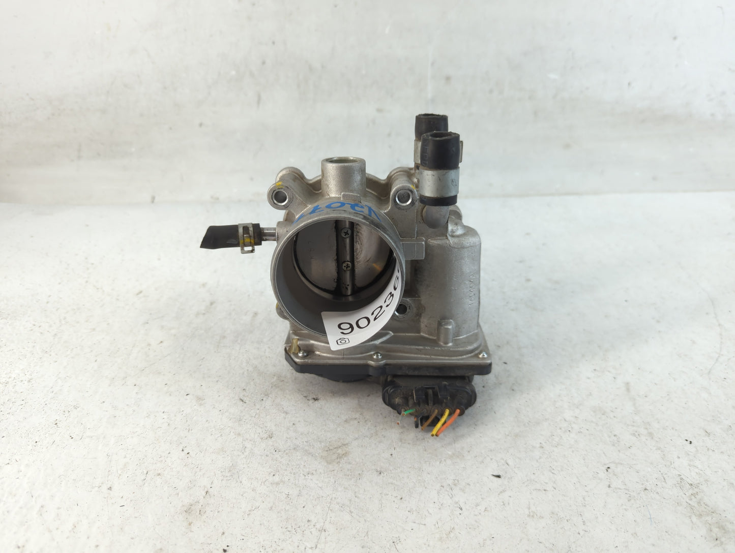 2012-2017 Hyundai Veloster Throttle Body P/N:35100-2B300 Fits Fits 2012 2013 2014 2015 2016 2017 2018 2019 OEM Used Auto Par