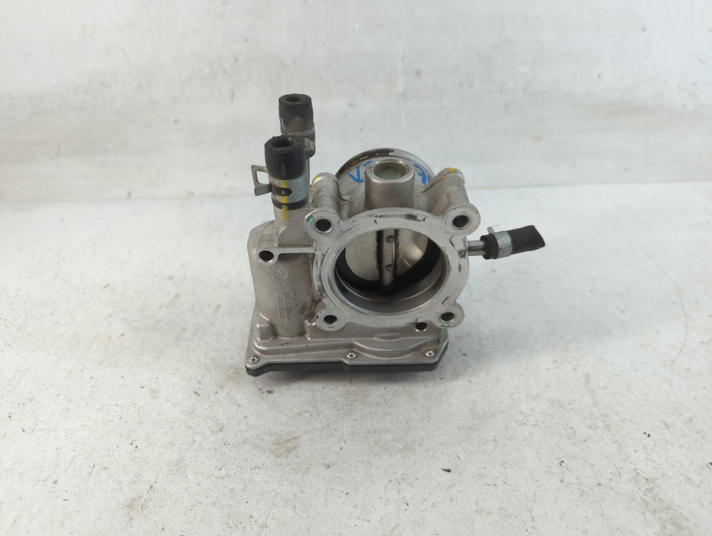 2012-2017 Hyundai Veloster Throttle Body P/N:35100-2B300 Fits Fits 2012 2013 2014 2015 2016 2017 2018 2019 OEM Used Auto Par