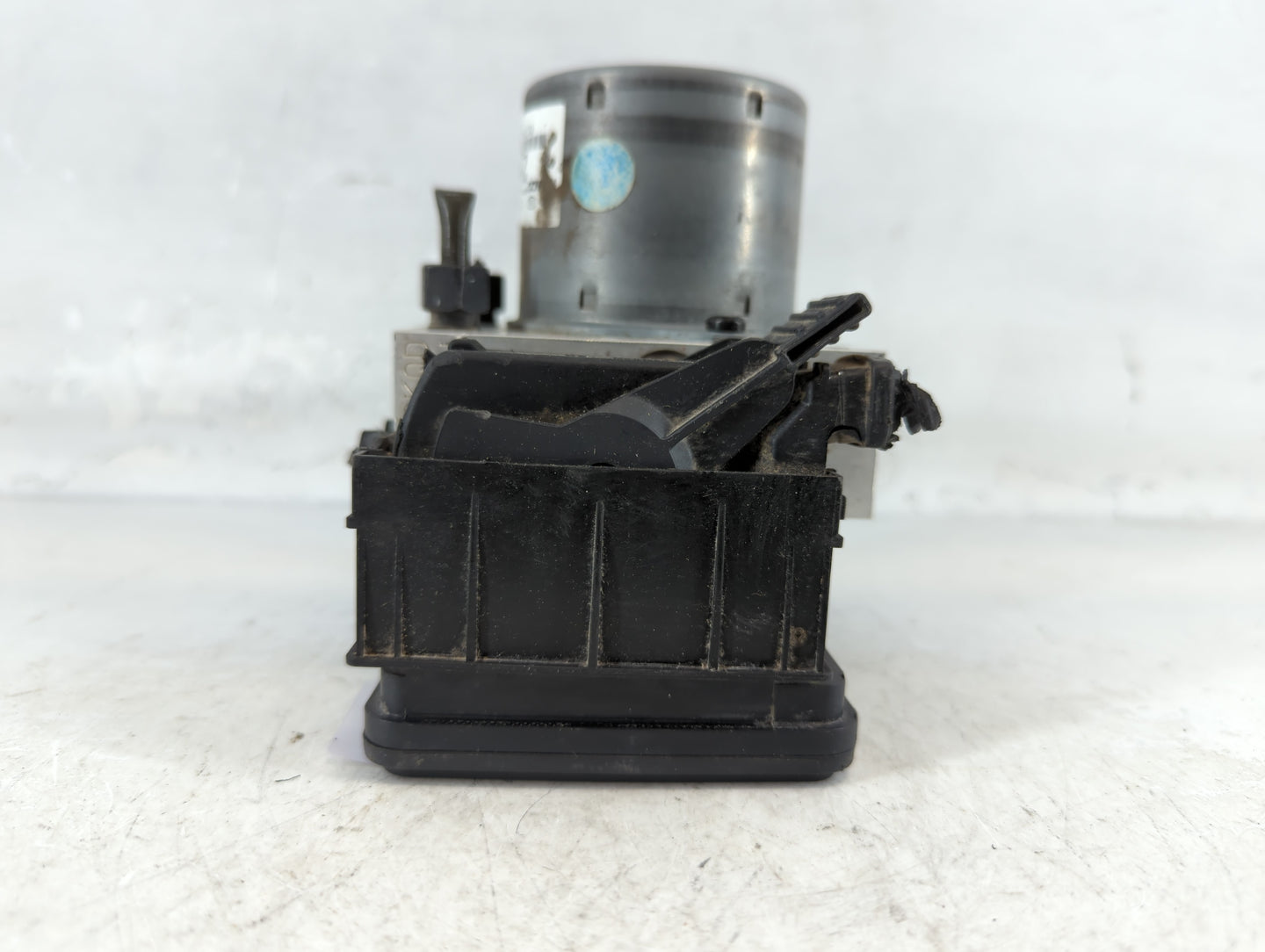 2015-2017 Hyundai Veloster ABS Pump Control Module Replacement P/N:58920-2V480 Fits Fits 2015 2016 2017 OEM Used Auto Parts 