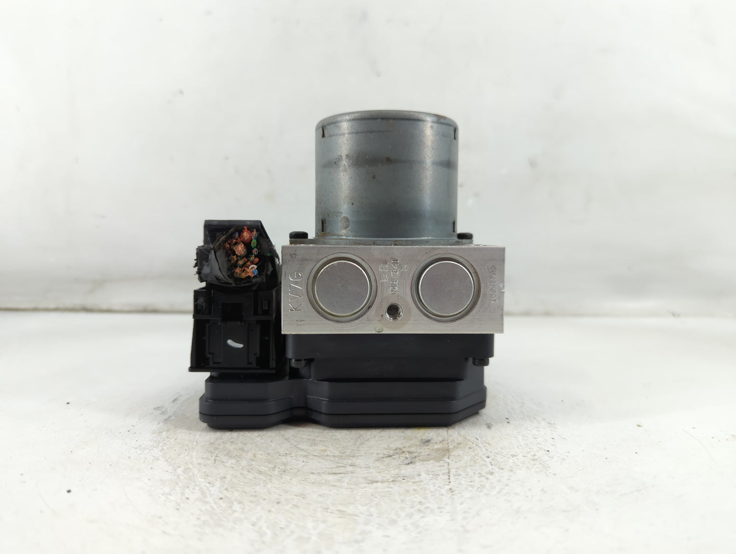 2015-2017 Hyundai Veloster ABS Pump Control Module Replacement P/N:58920-2V480 Fits Fits 2015 2016 2017 OEM Used Auto Parts 