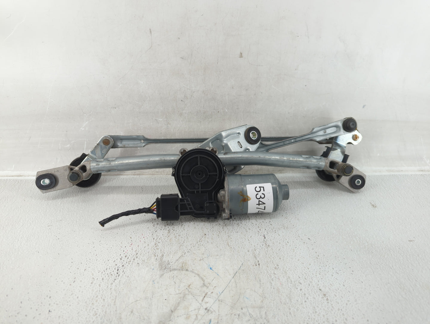 2016 Infiniti I30 Front Windshield Wiper Motor P/N:F00S510410 Fits OEM Used Auto Parts - Oemusedautoparts1.com