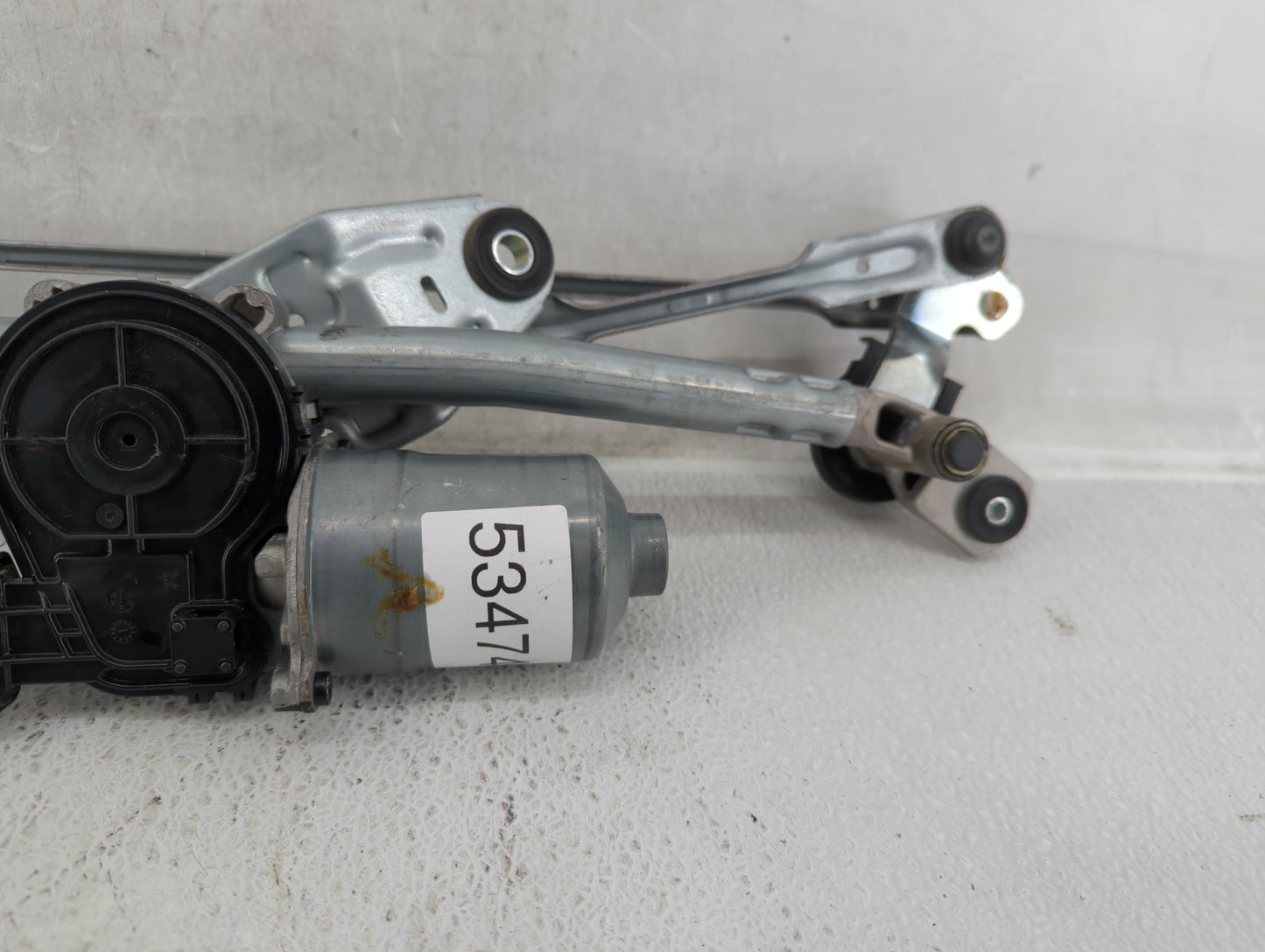 2016 Infiniti I30 Front Windshield Wiper Motor P/N:F00S510410 Fits OEM Used Auto Parts - Oemusedautoparts1.com