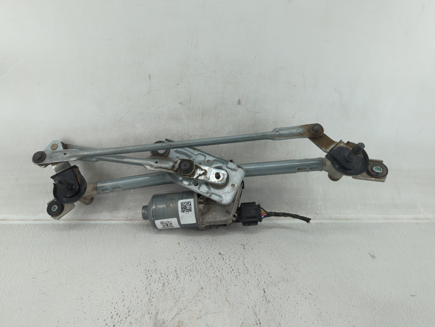 2016 Infiniti I30 Front Windshield Wiper Motor P/N:F00S510410 Fits OEM Used Auto Parts - Oemusedautoparts1.com