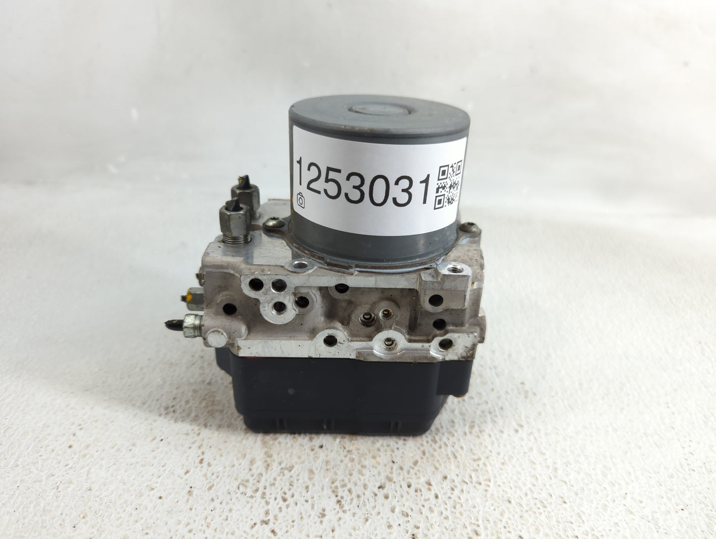 2016-2017 Infiniti Q50 ABS Pump Control Module Replacement P/N:133000-0801 47660 4GK0A Fits Fits 2016 2017 OEM Used Auto Par