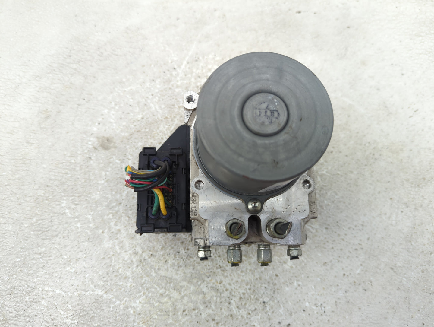 2016-2019 Infiniti Q50 ABS Pump Control Module Replacement P/N:476604GK1A Fits Fits 2016 2017 2018 2019 OEM Used Auto Parts 
