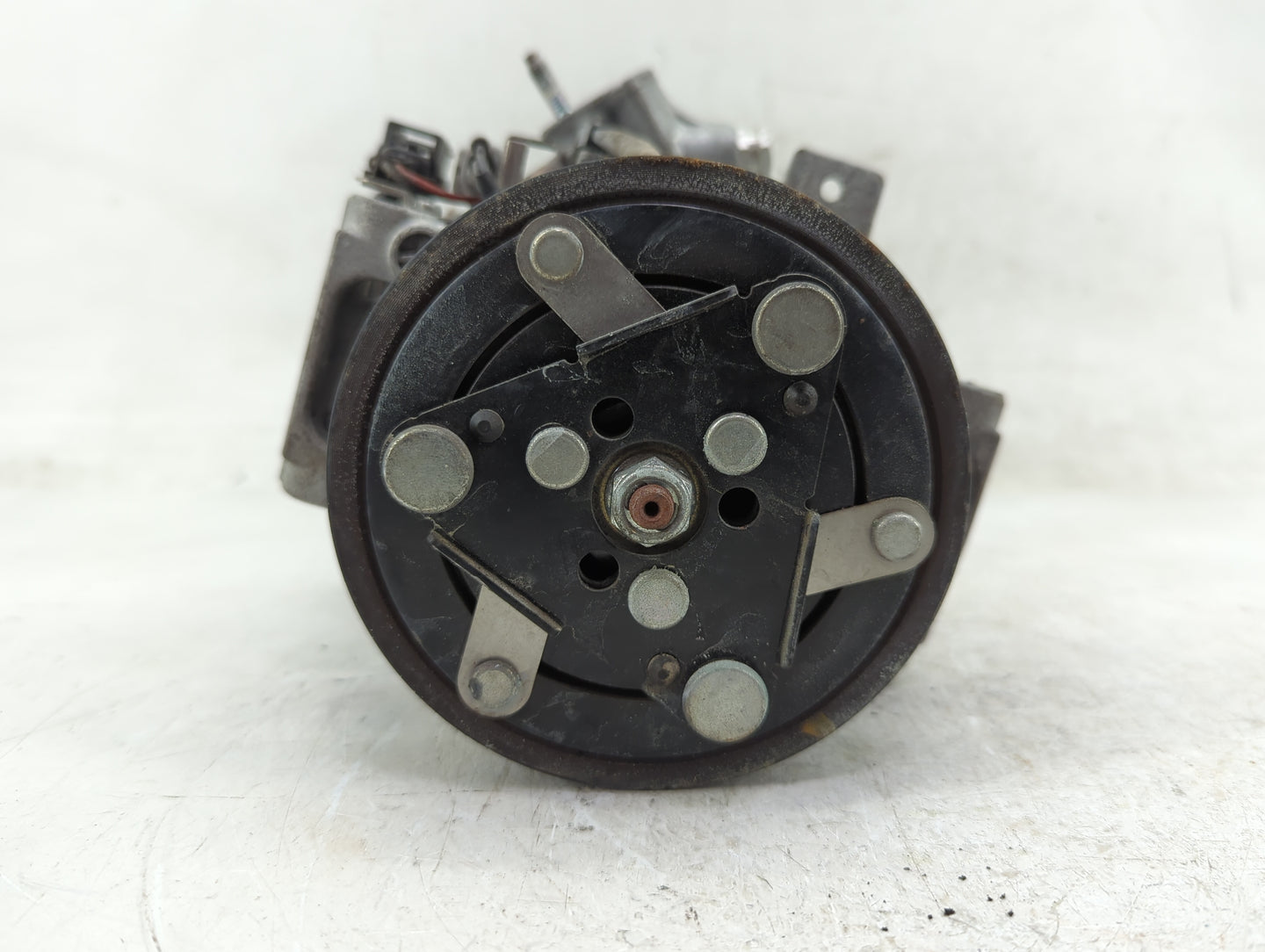 2016-2020 Infiniti Q50 Air Conditioning A/c Ac Compressor Oem - Oemusedautoparts1.com