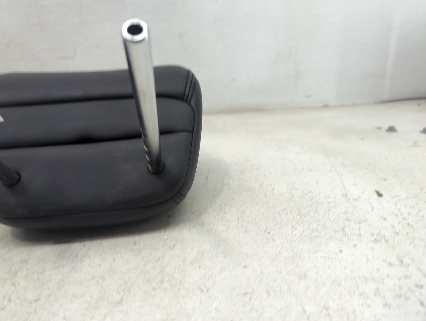 2016-2017 Infiniti Q50 Headrest Head Rest Front Driver Seat Black - Oemusedautoparts1.com