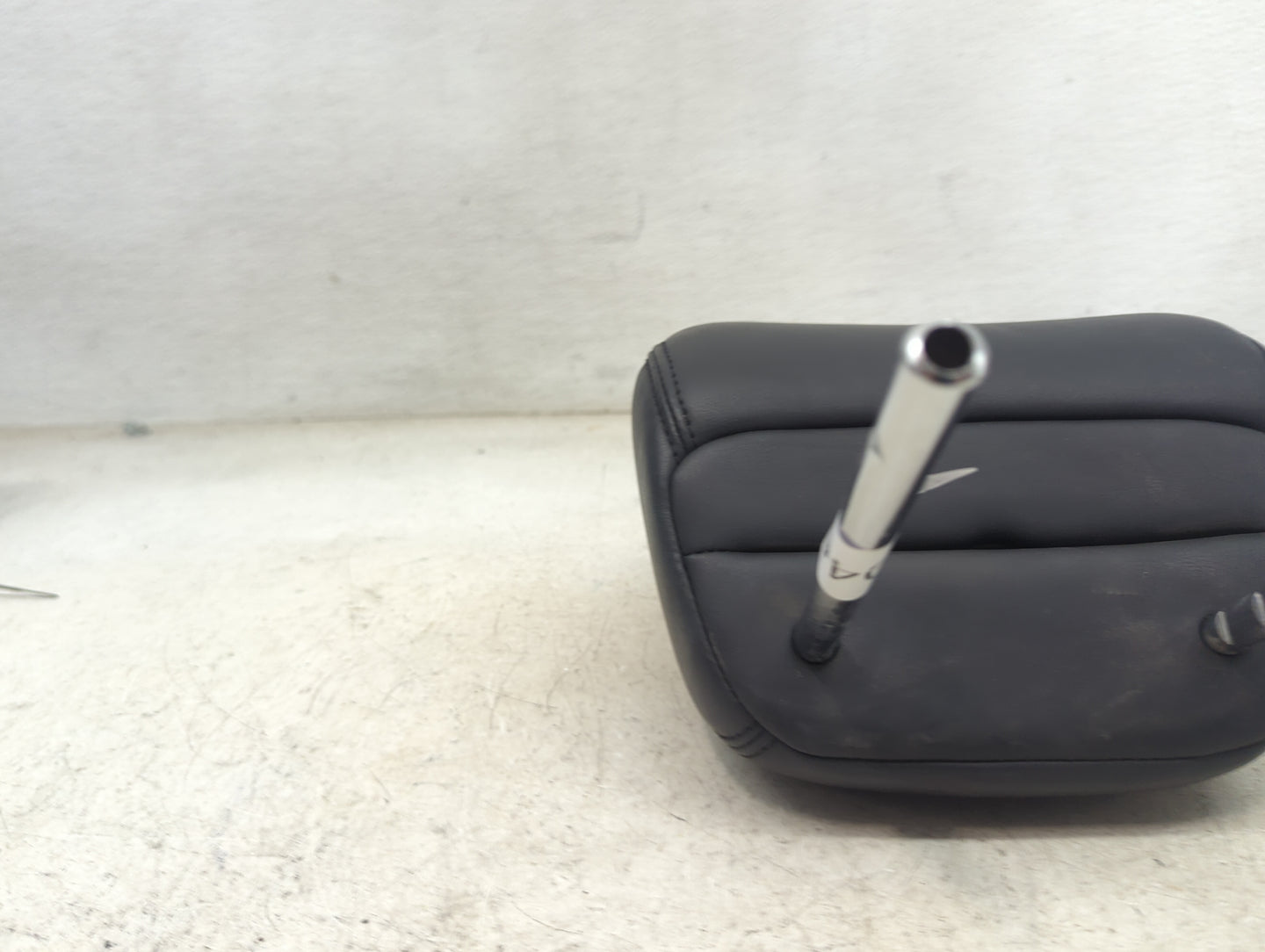 2016-2017 Infiniti Q50 Headrest Head Rest Front Driver Seat Black - Oemusedautoparts1.com