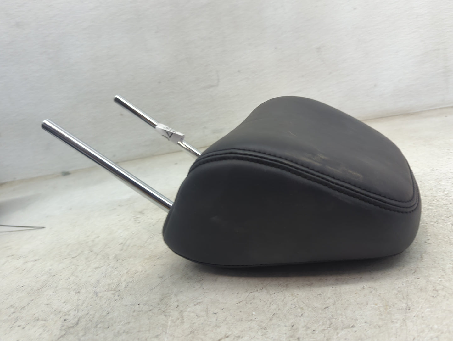 2016-2017 Infiniti Q50 Headrest Head Rest Front Driver Seat Black - Oemusedautoparts1.com