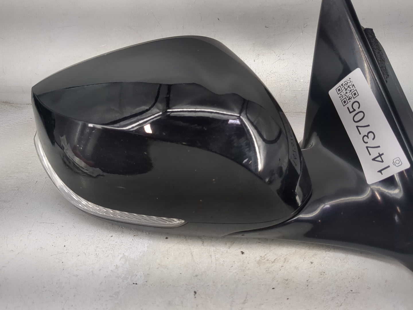 2016-2019 Infiniti Q50 Passenger Side View Mirror - Right Door Mirror OEM Used - Oemusedautoparts1.com