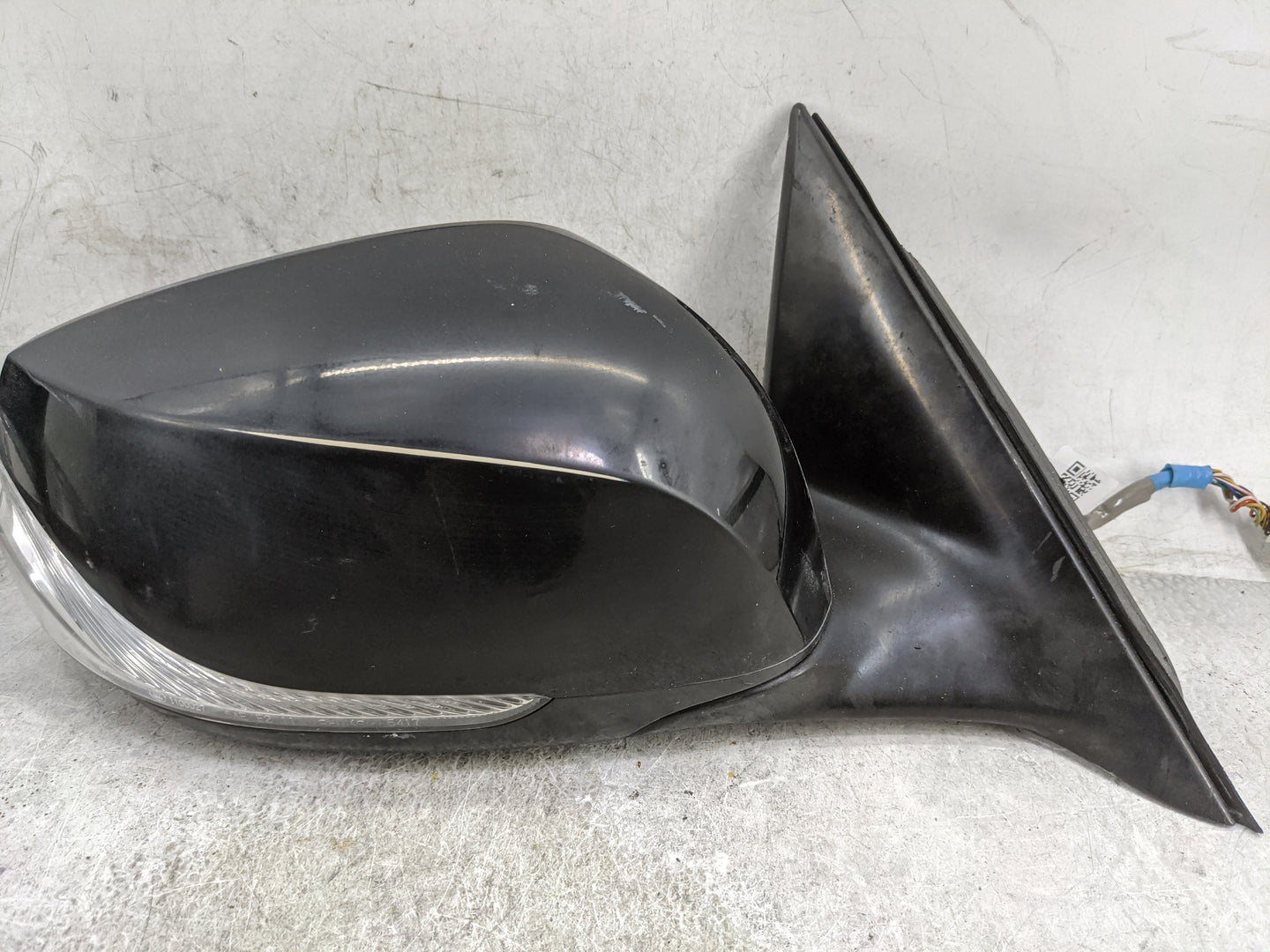 2014-2020 Infiniti Q50 Passenger Side View Mirror - Right Door Mirror OEM Used - Oemusedautoparts1.com