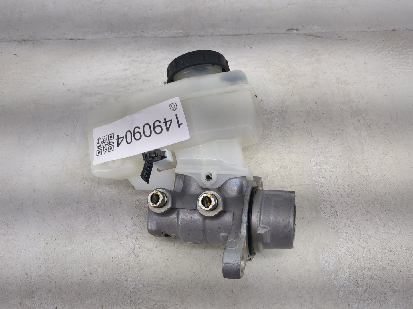 2014-2020 Infiniti Q50 Brake Master Cylinder 1490904 - Oemusedautoparts1.com