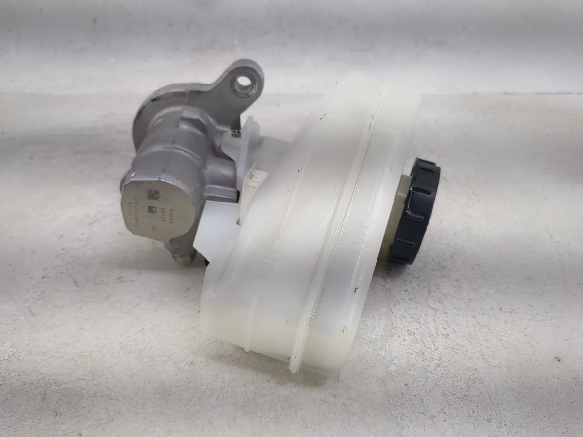 2014-2020 Infiniti Q50 Brake Master Cylinder 1490904 - Oemusedautoparts1.com