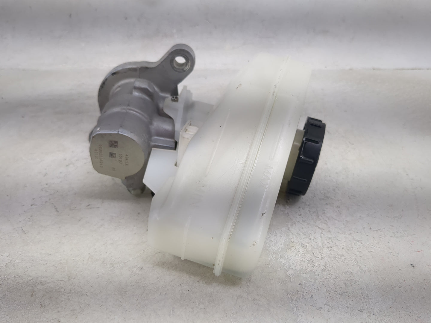 2014-2020 Infiniti Q50 Brake Master Cylinder 1490904 - Oemusedautoparts1.com