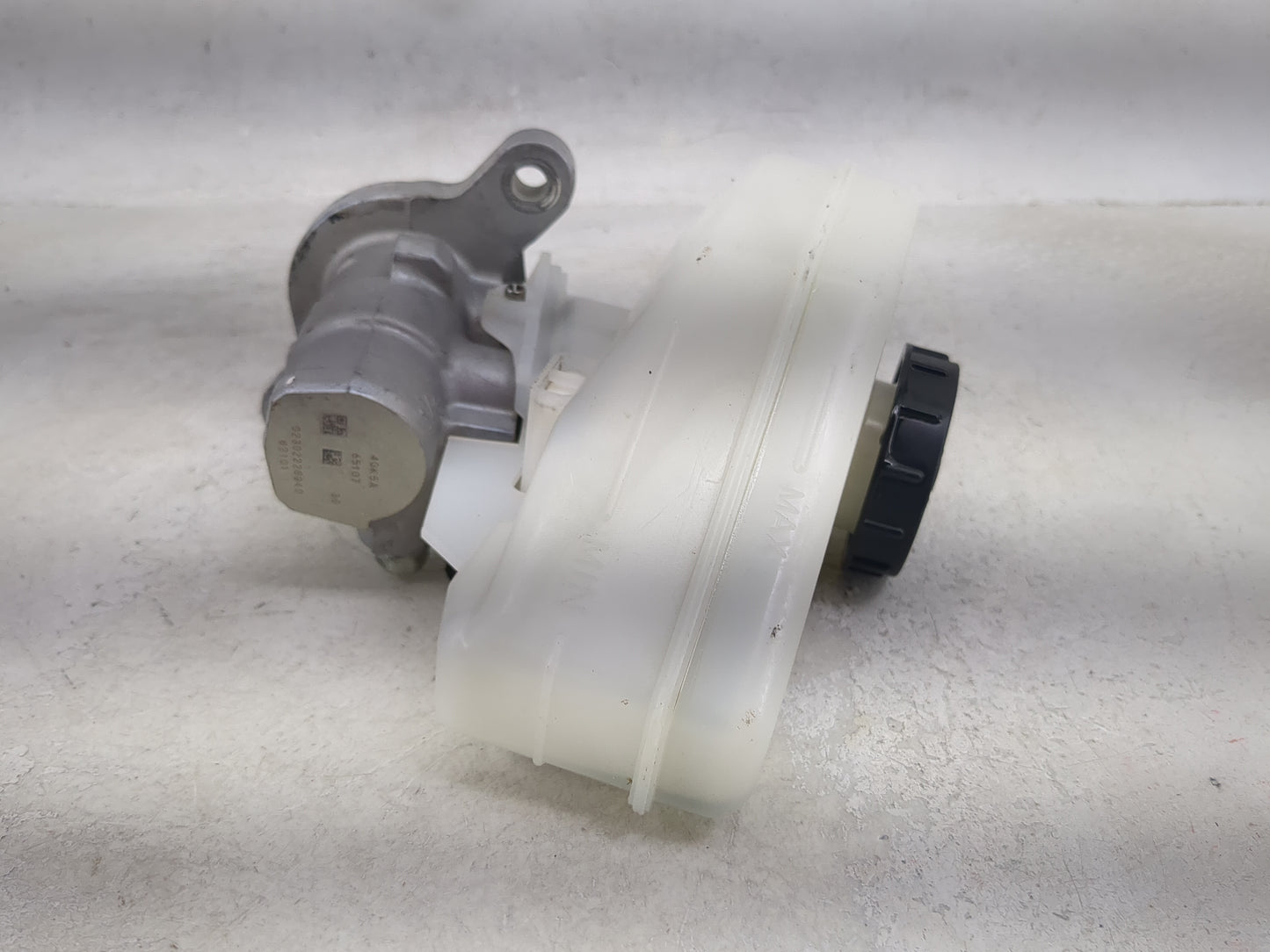 2014-2020 Infiniti Q50 Brake Master Cylinder 1490904 - Oemusedautoparts1.com