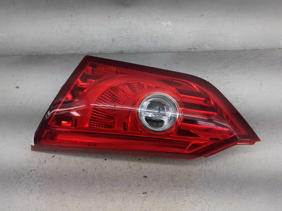 2016-2017 Infiniti Q50 Passenger Right Side Deck Lid Mounted Tail Light - Oemusedautoparts1.com