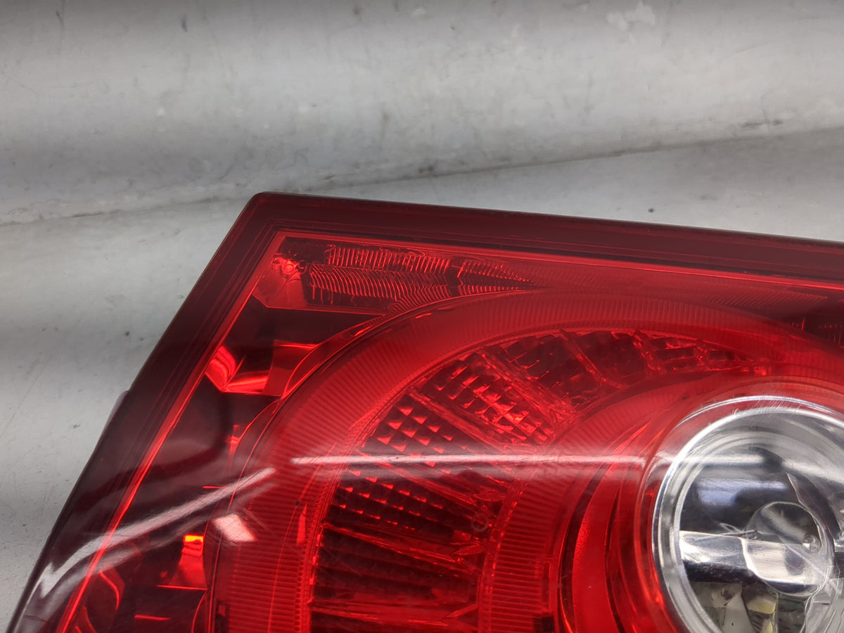 2016-2017 Infiniti Q50 Passenger Right Side Deck Lid Mounted Tail Light - Oemusedautoparts1.com