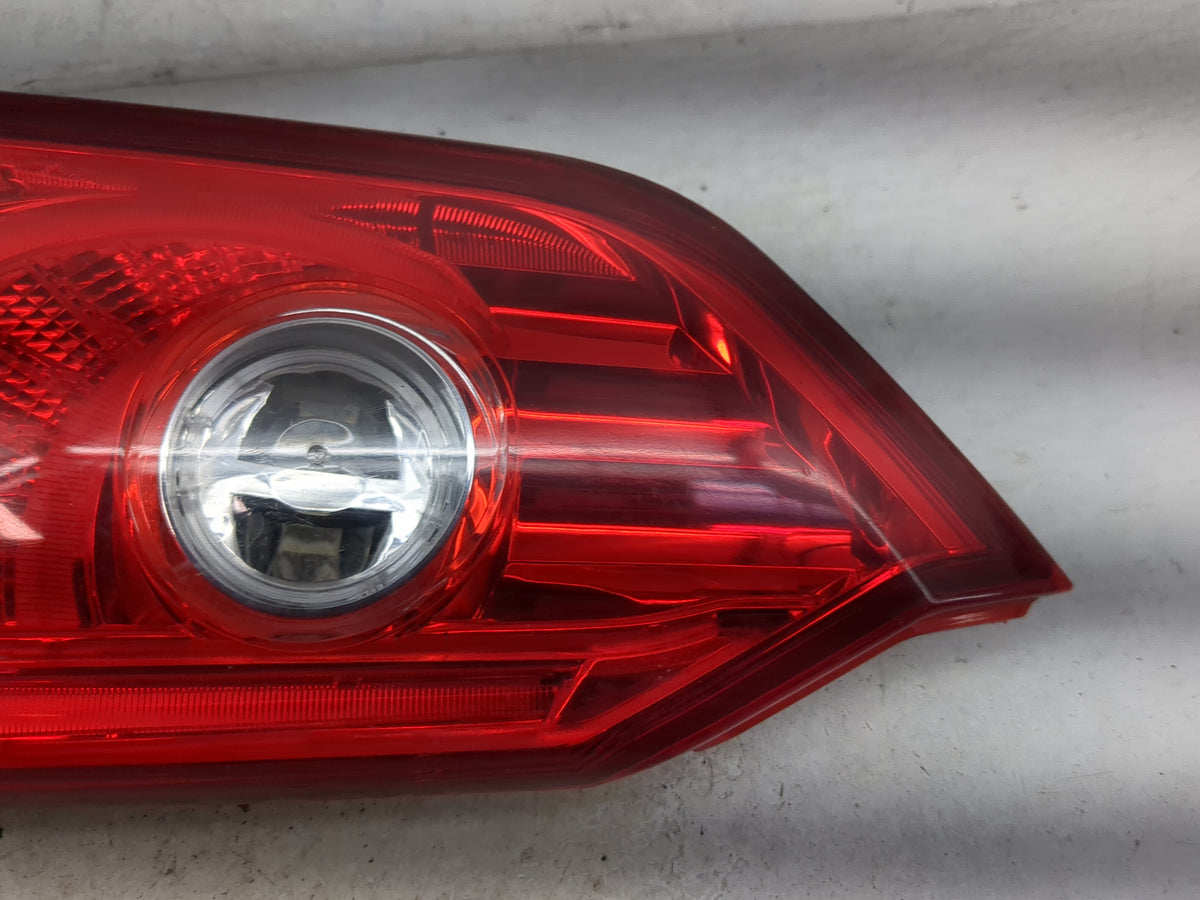 2016-2017 Infiniti Q50 Passenger Right Side Deck Lid Mounted Tail Light - Oemusedautoparts1.com