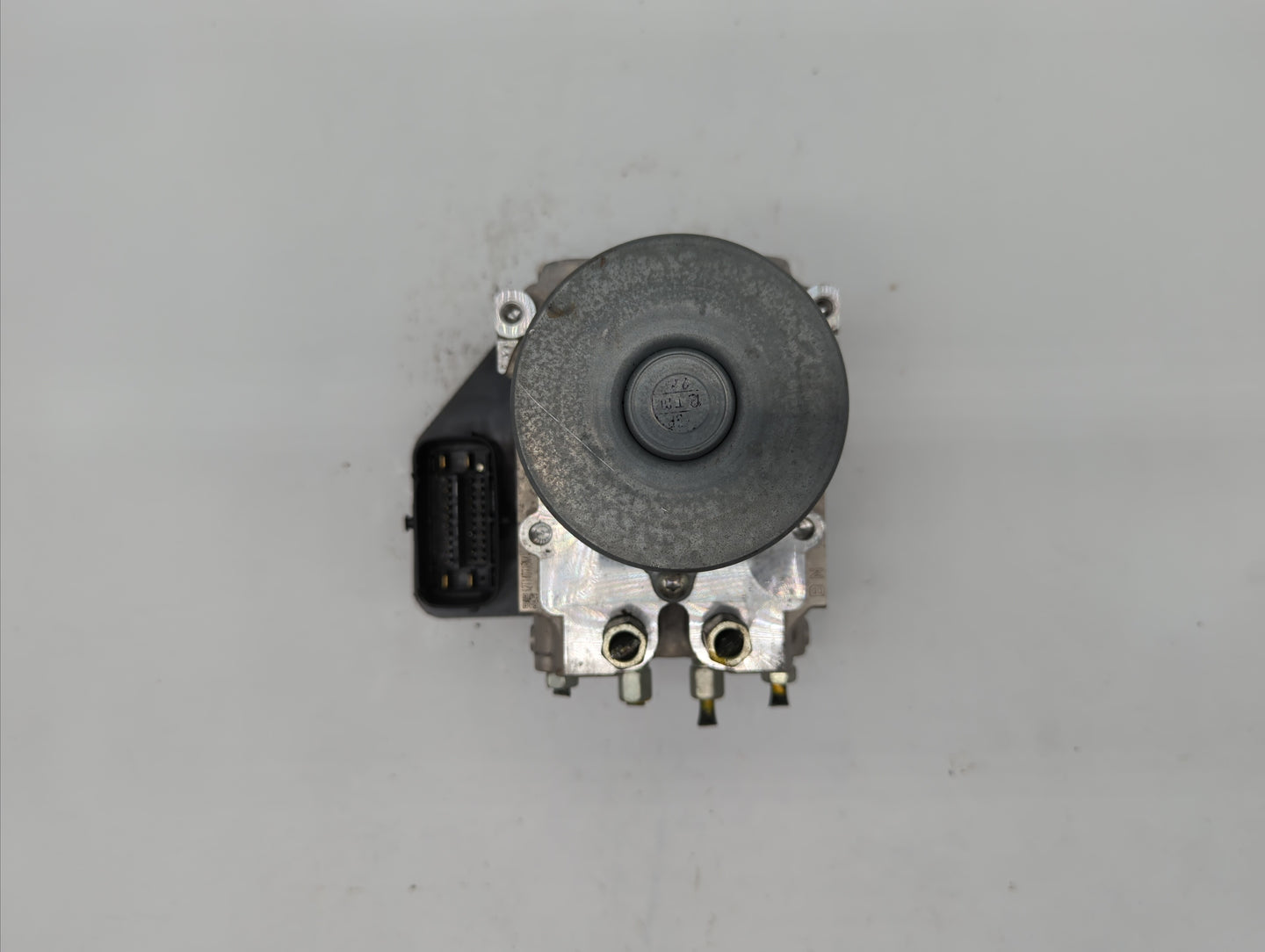 2016-2017 Infiniti Q50 ABS Pump Control Module Replacement P/N:47660 4GH0A Fits Fits 2016 2017 OEM Used Auto Parts - Oemused