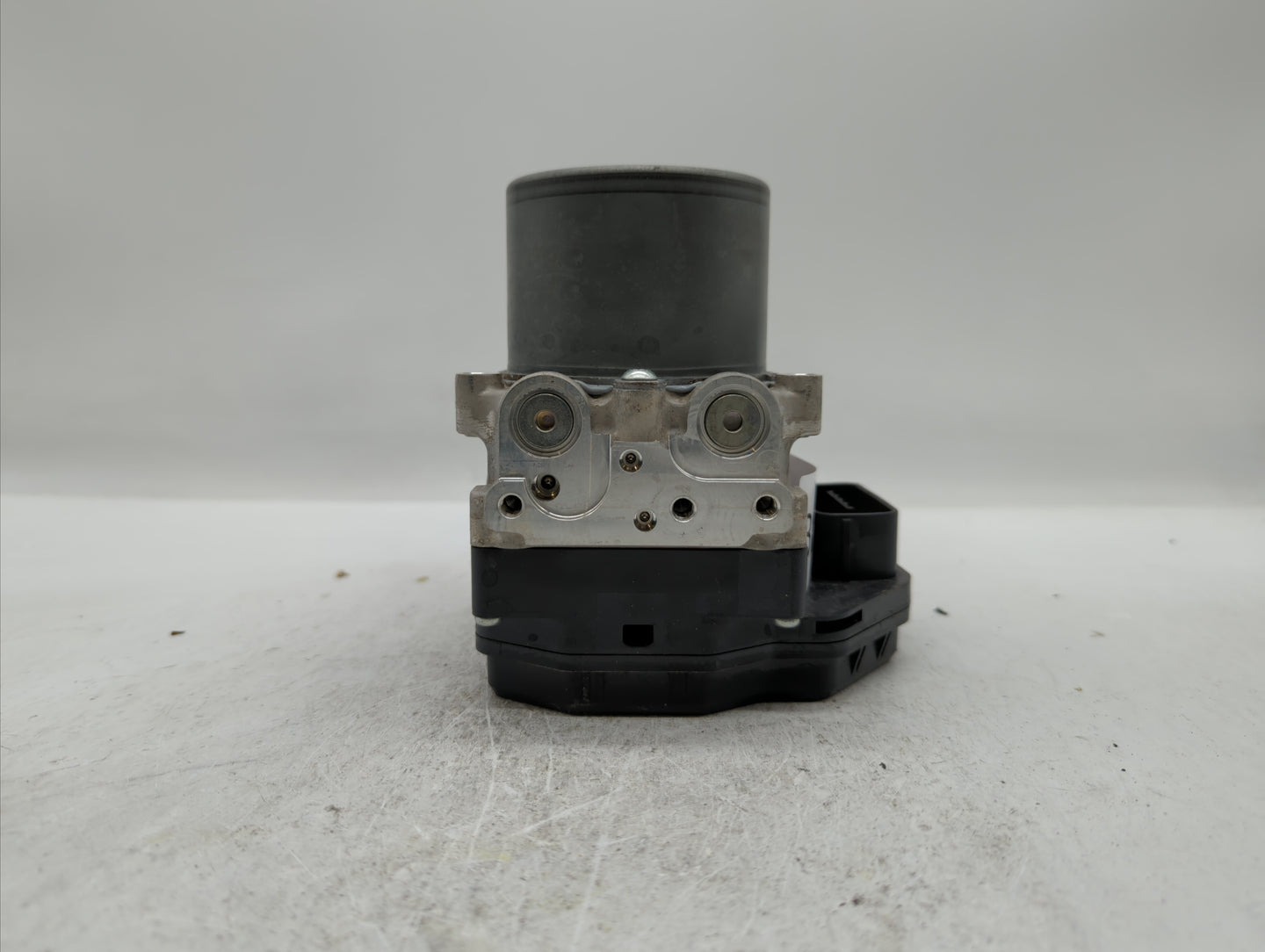 2016-2017 Infiniti Q50 ABS Pump Control Module Replacement P/N:47660 4GH0A Fits Fits 2016 2017 OEM Used Auto Parts - Oemused