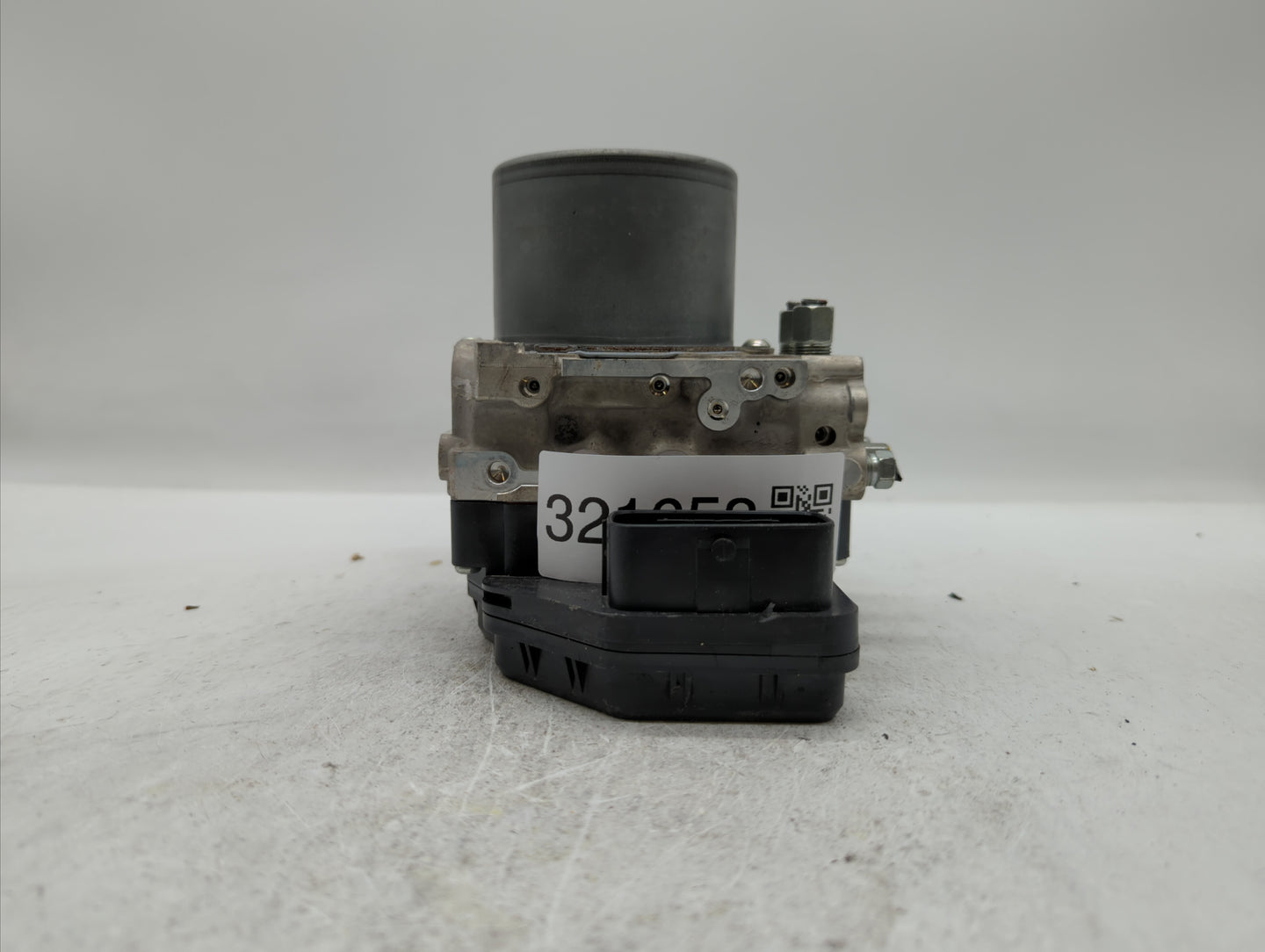 2016-2017 Infiniti Q50 ABS Pump Control Module Replacement P/N:47660 4GH0A Fits Fits 2016 2017 OEM Used Auto Parts - Oemused