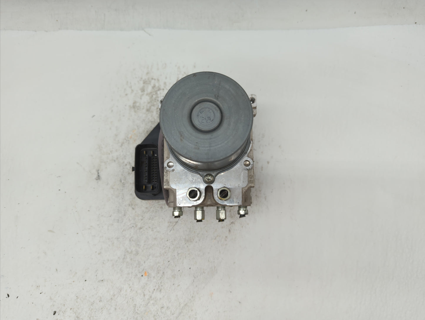 2016-2017 Infiniti Q50 ABS Pump Control Module Replacement P/N:47660 4GH0A Fits Fits 2016 2017 OEM Used Auto Parts - Oemused