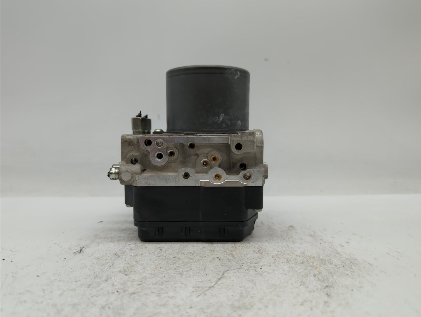 2016-2017 Infiniti Q50 ABS Pump Control Module Replacement P/N:47660 4GH0A Fits Fits 2016 2017 OEM Used Auto Parts - Oemused