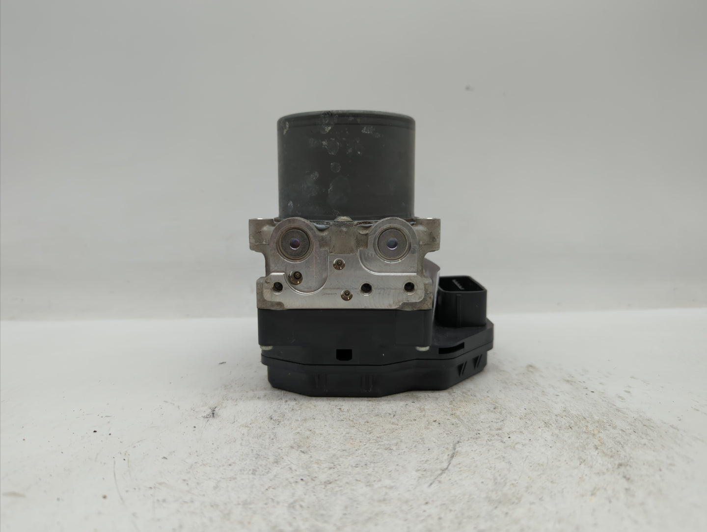 2016-2017 Infiniti Q50 ABS Pump Control Module Replacement P/N:47660 4GH0A Fits Fits 2016 2017 OEM Used Auto Parts - Oemused