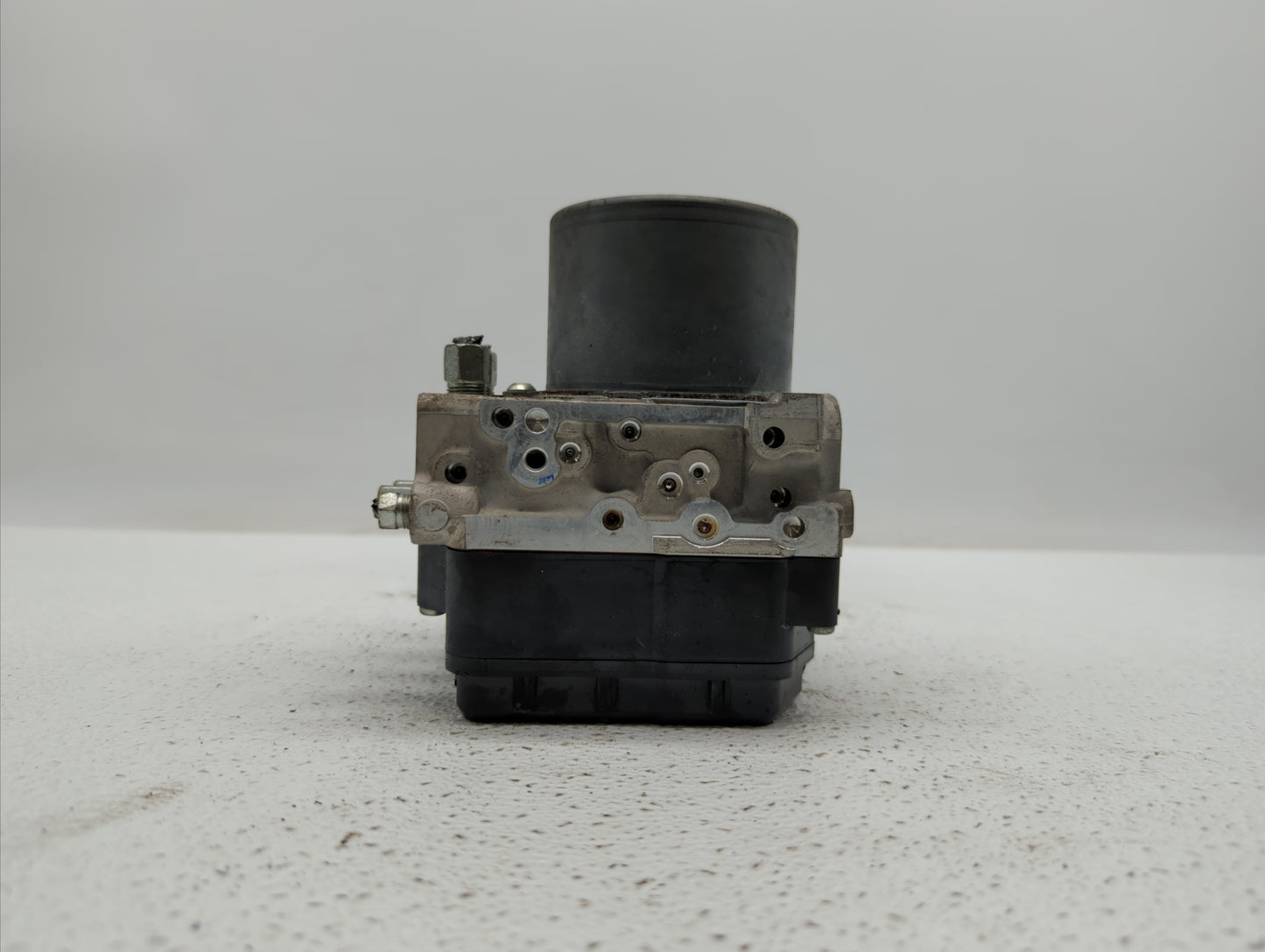 2016-2017 Infiniti Q50 ABS Pump Control Module Replacement P/N:47660 4GH0A Fits Fits 2016 2017 OEM Used Auto Parts - Oemused