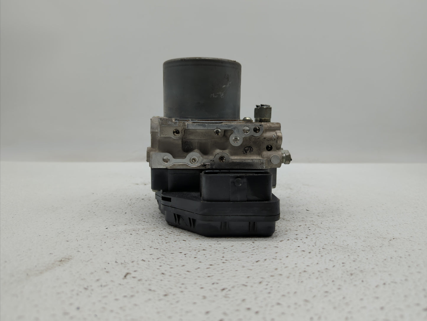 2016-2017 Infiniti Q50 ABS Pump Control Module Replacement P/N:47660 4GH0A Fits Fits 2016 2017 OEM Used Auto Parts - Oemused