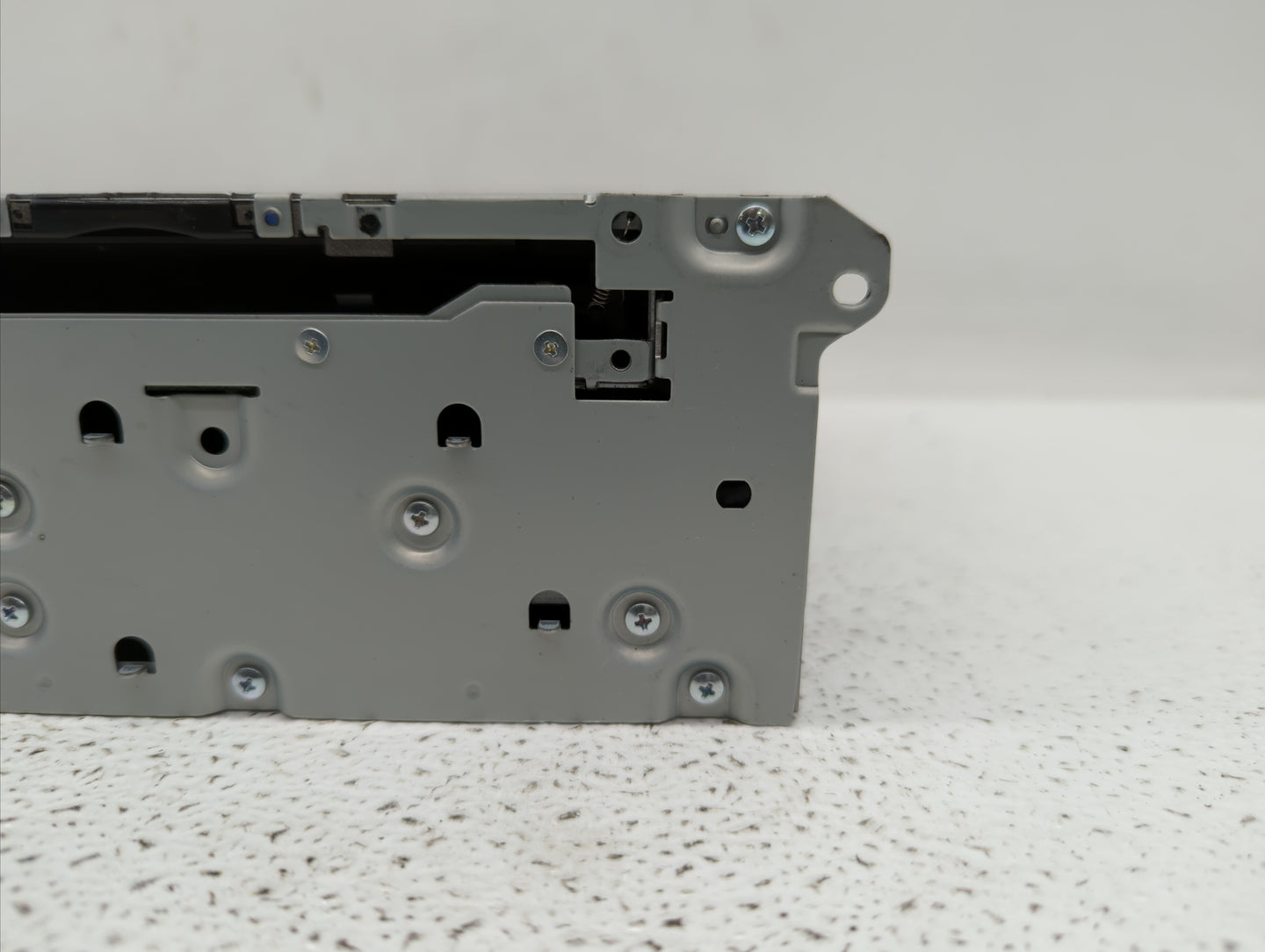 2016-2018 Infiniti Q50 Am Fm Cd Player Radio Receiver - Oemusedautoparts1.com