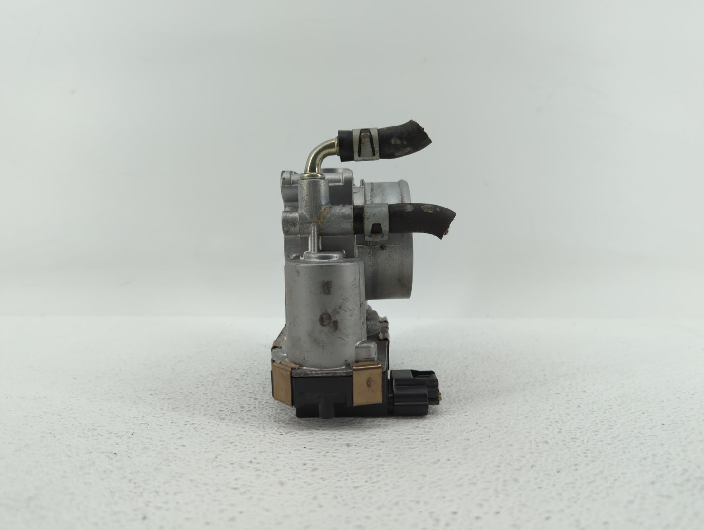 2016-2018 Infiniti Q50 Throttle Body P/N:RME60-52 Fits Fits 2016 2017 2018 OEM Used Auto Parts - Oemusedautoparts1.com