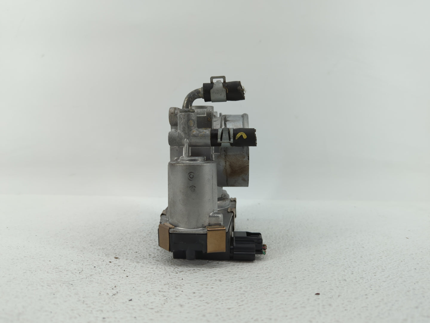 2016-2018 Infiniti Q50 Throttle Body P/N:RME60-52 Fits Fits 2016 2017 2018 OEM Used Auto Parts - Oemusedautoparts1.com