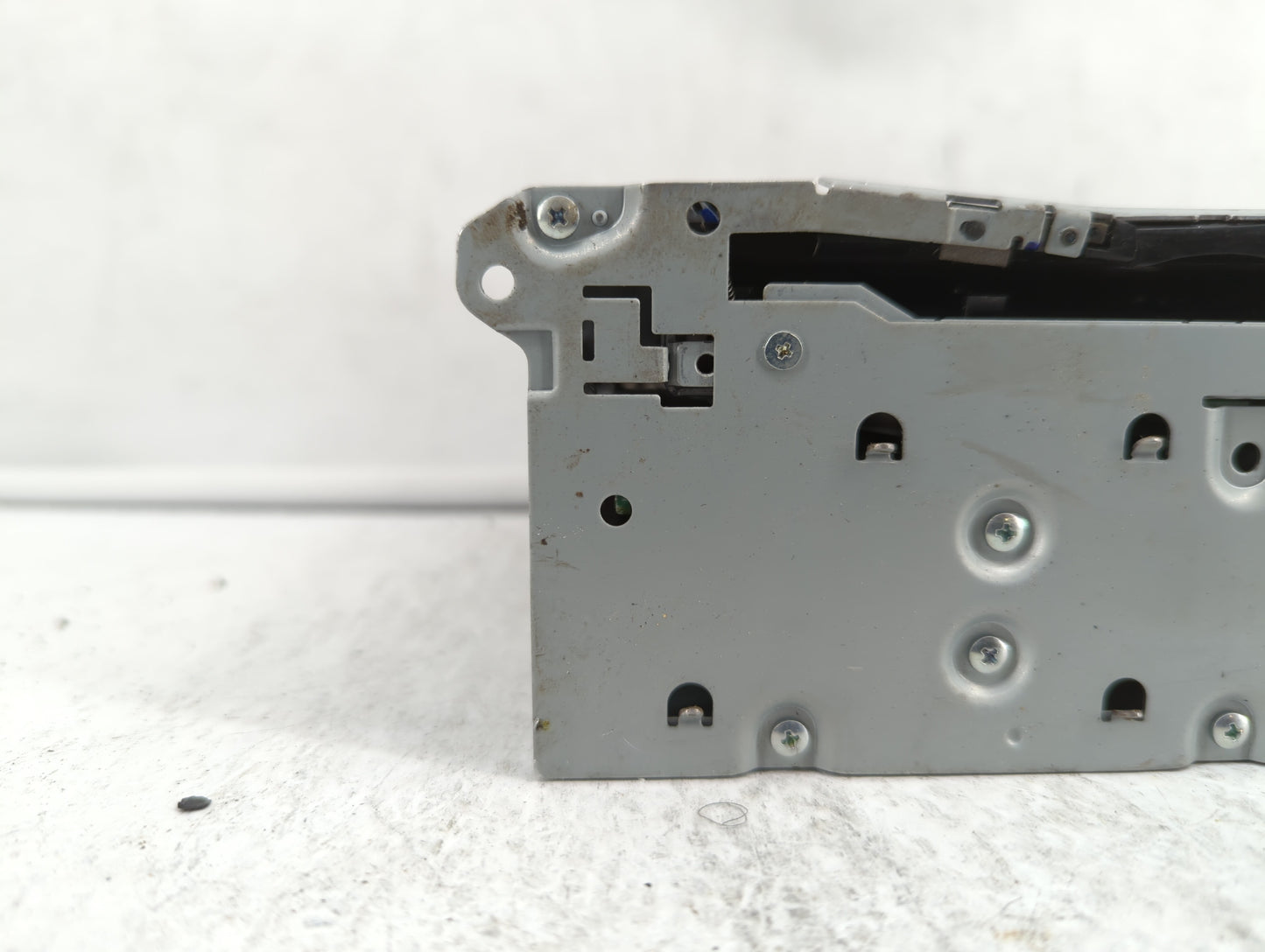 2016-2018 Infiniti Q50 Am Fm Cd Player Radio Receiver - Oemusedautoparts1.com